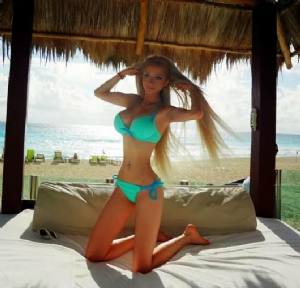 La famosa Barbie umana, Valeria Lukyanova, assicura che non mangia e non beve